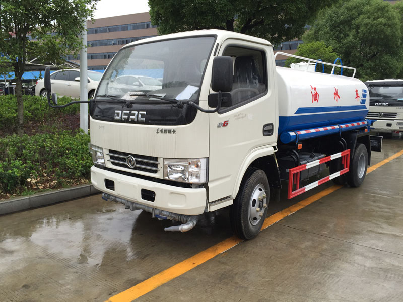 東風多利卡4方灑水車(國五)