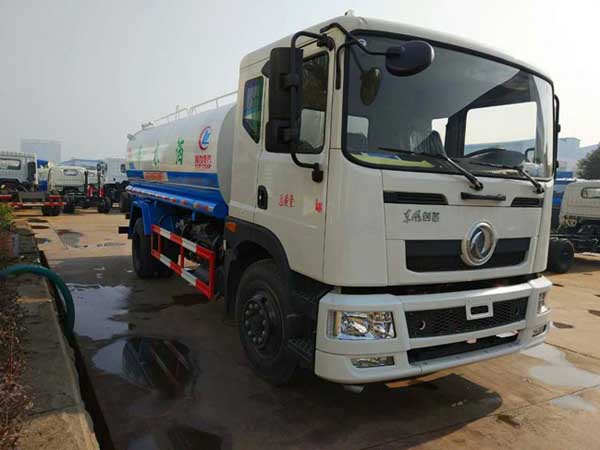 現(xiàn)車(15噸)東風(fēng)創(chuàng)普灑水車