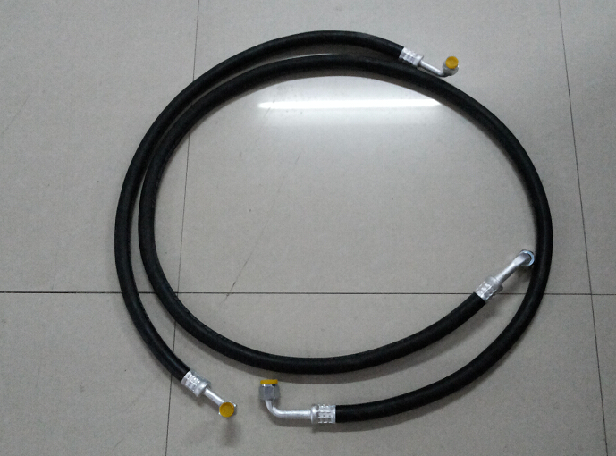 <a href=http://m.duden.com.cn/lcc/ target=_blank class=infotextkey>冷藏車</a>制冷系統(tǒng)管路圖片