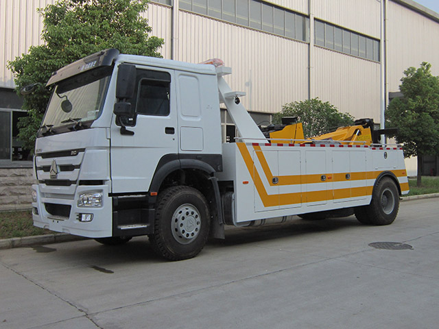 重汽豪沃單橋拖吊聯體清障車